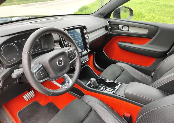 Volvo XC 40 cena 119900 przebieg: 55000, rok produkcji 2019 z Brok małe 379